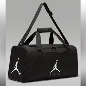 NEW Nike Jordan SM0744 BLACK WHITE LOGO Training Duffel Bag W/ SHOE POCKET